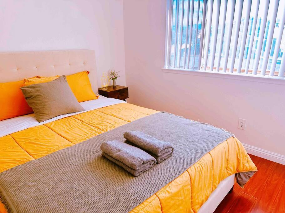 Charming 3br Retreat Near Disneyland Downtown La! Apartment *