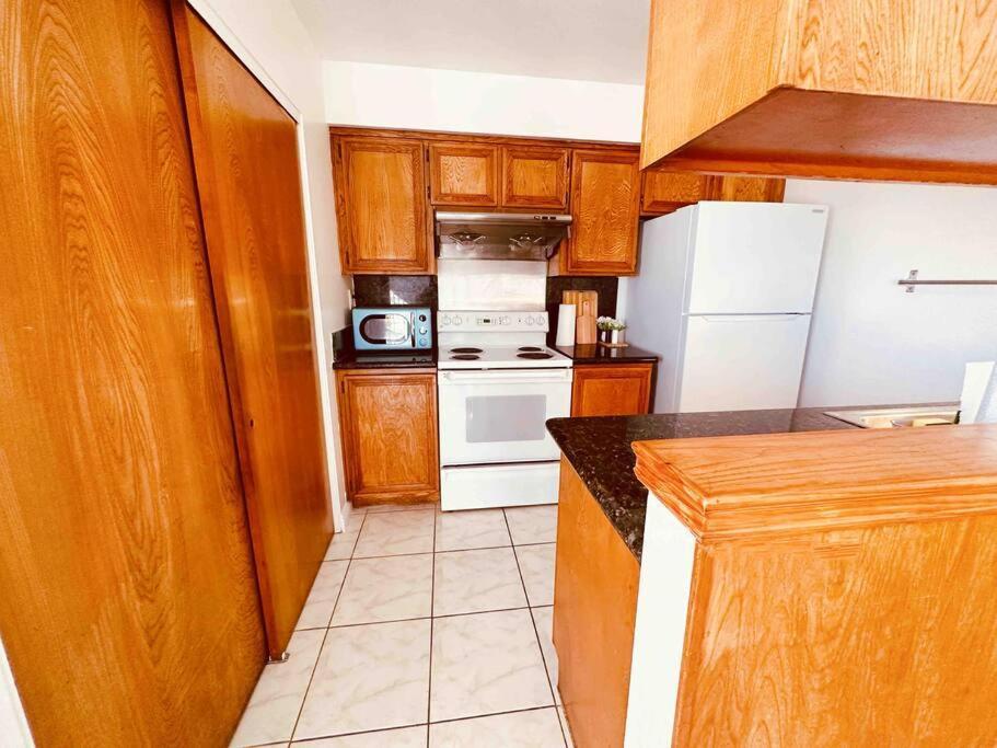 Charming 3br Retreat Near Disneyland Downtown La! Apartment *